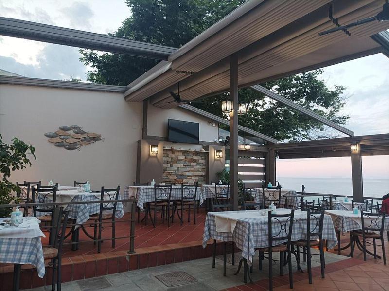 Ενοικιαζόμενα Δωμάτια "Pelion Plaza" Agios Ioannis  Buitenkant foto